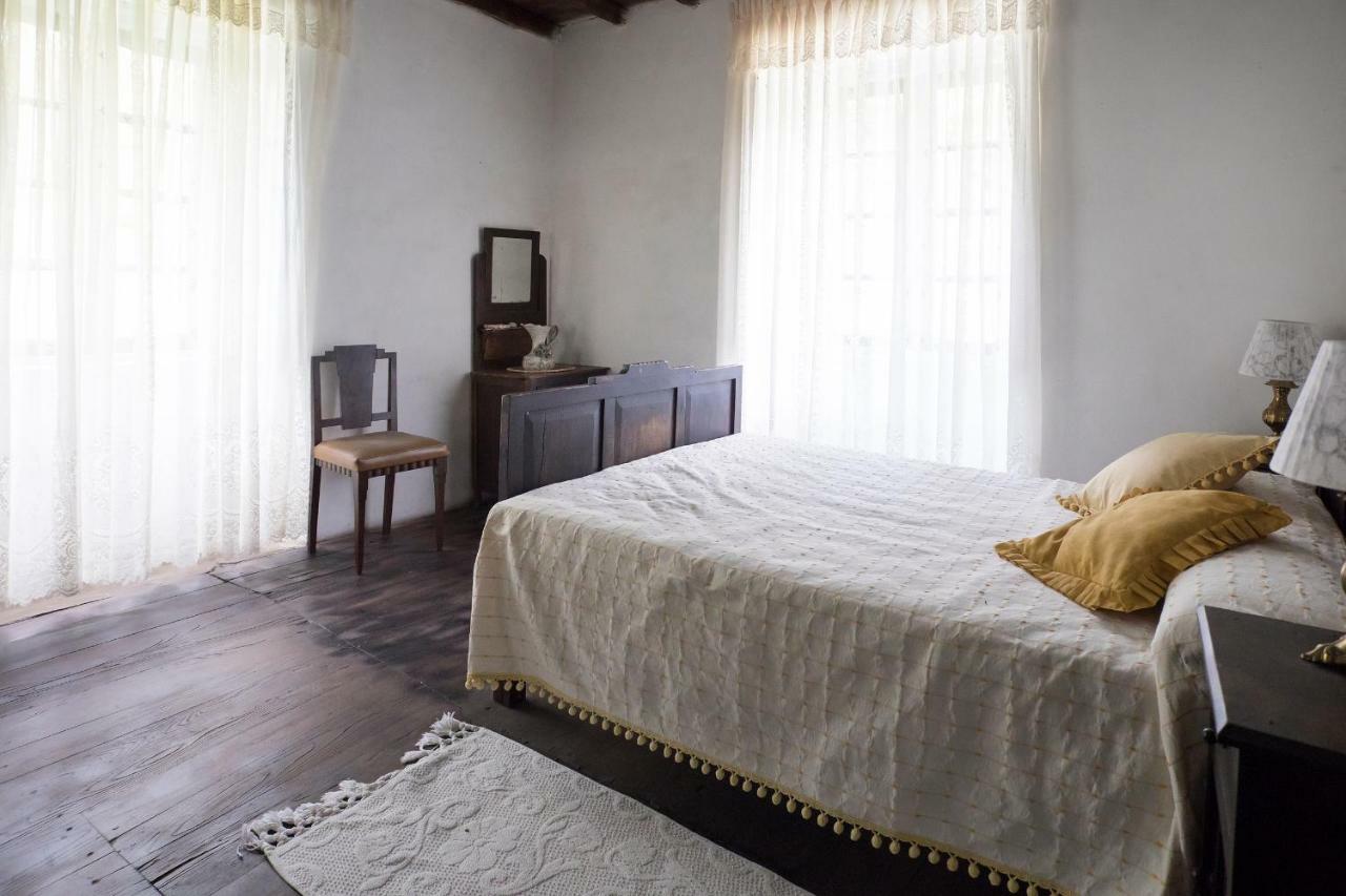 A Fonte Das Bodas Samos Esterno foto