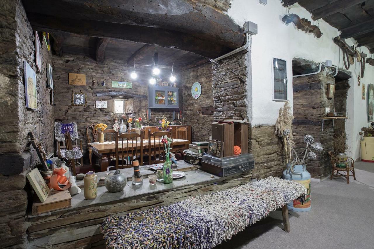 A Fonte Das Bodas Samos Esterno foto
